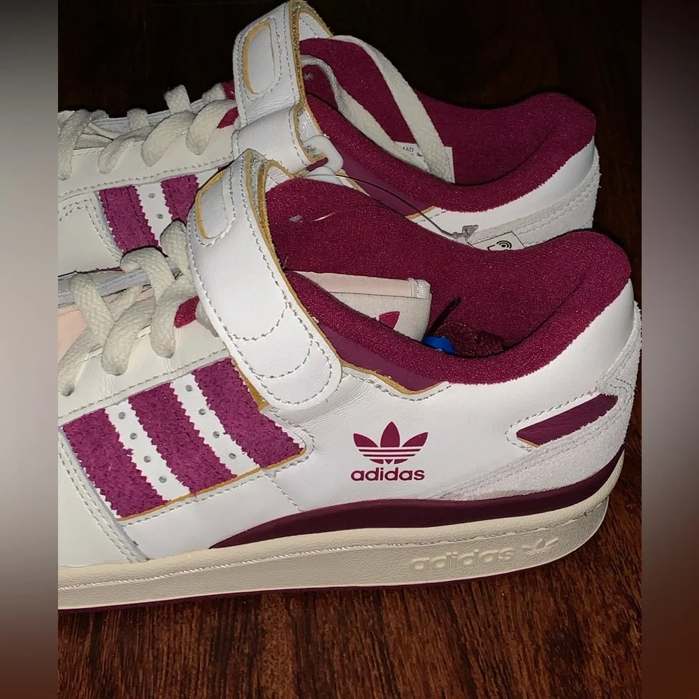 Adidas size 10 Forum 84 low